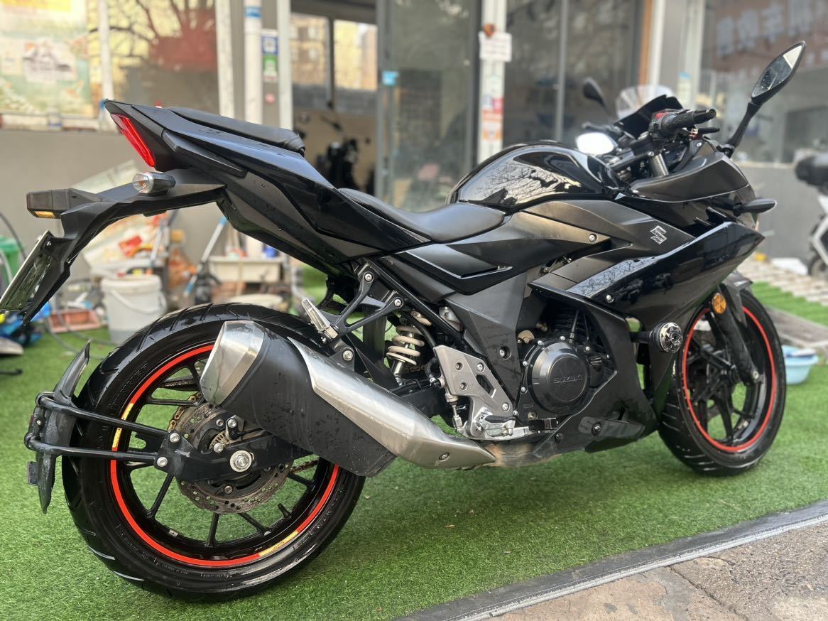 豪爵铃木 GSX250R
