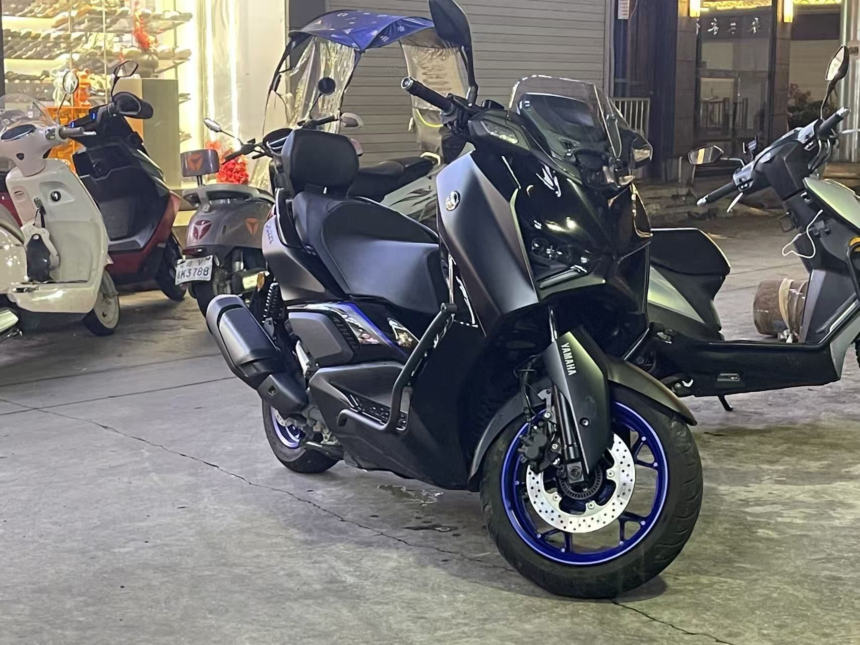 雅马哈 XMAX