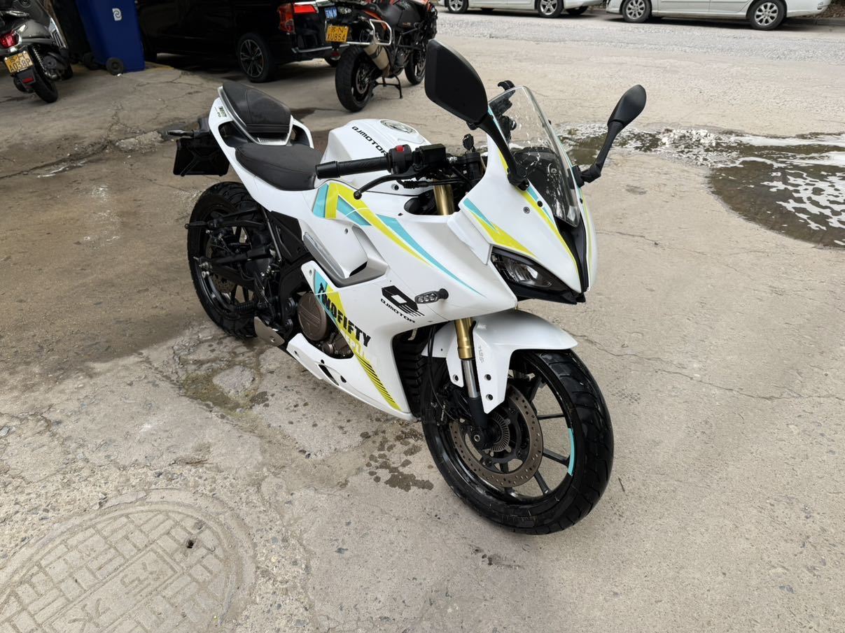 QJMOTOR 赛250