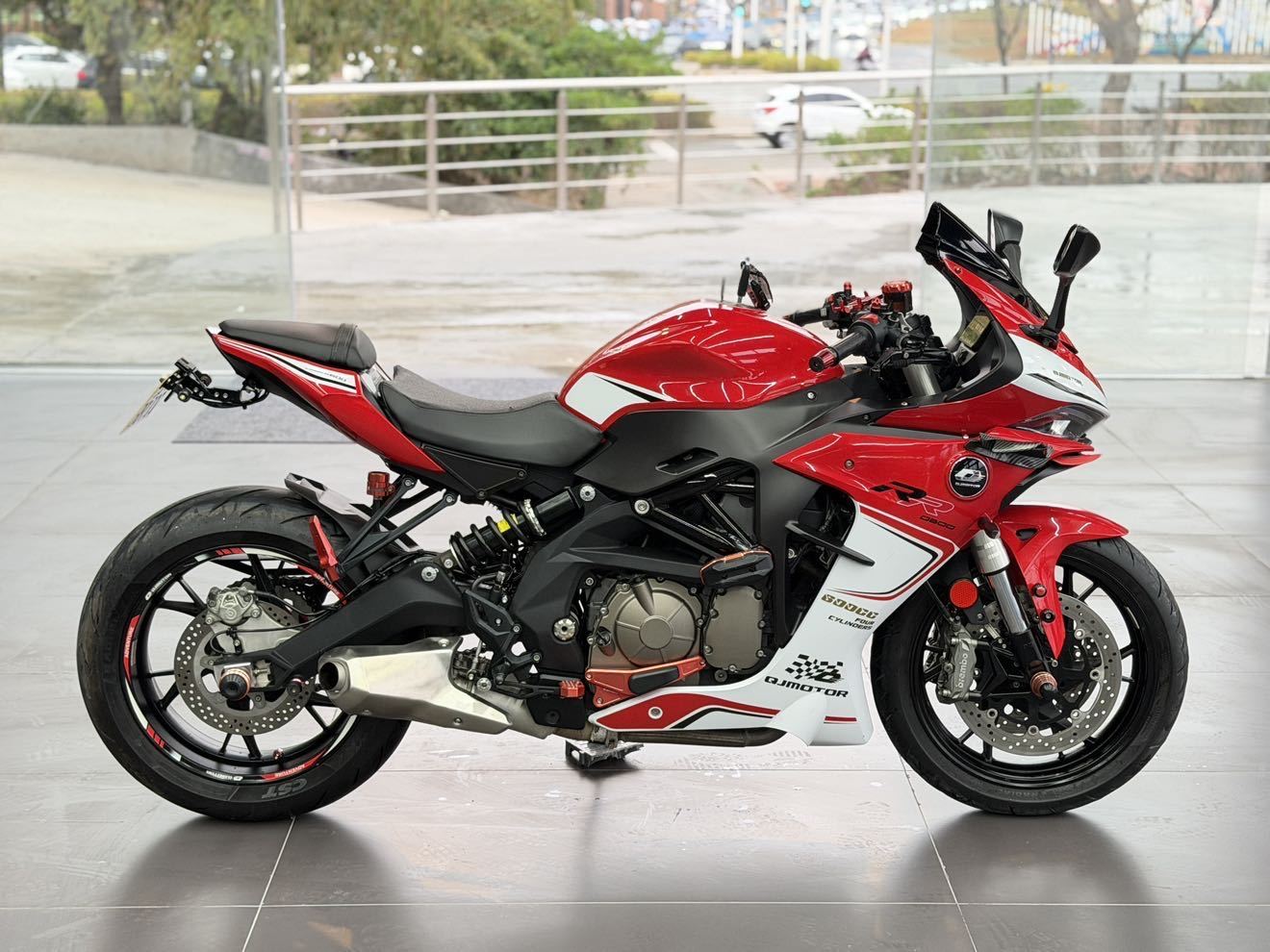 QJMOTOR 赛600