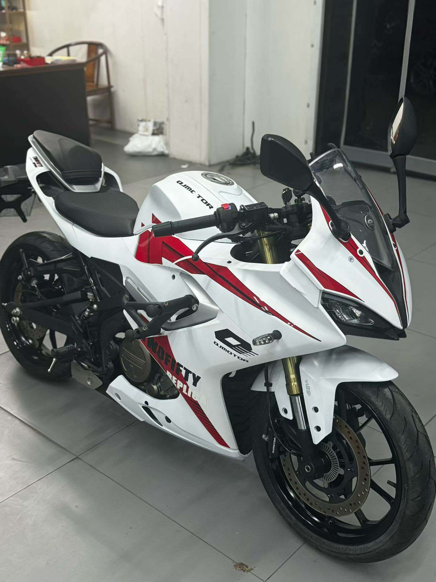 QJMOTOR 赛250