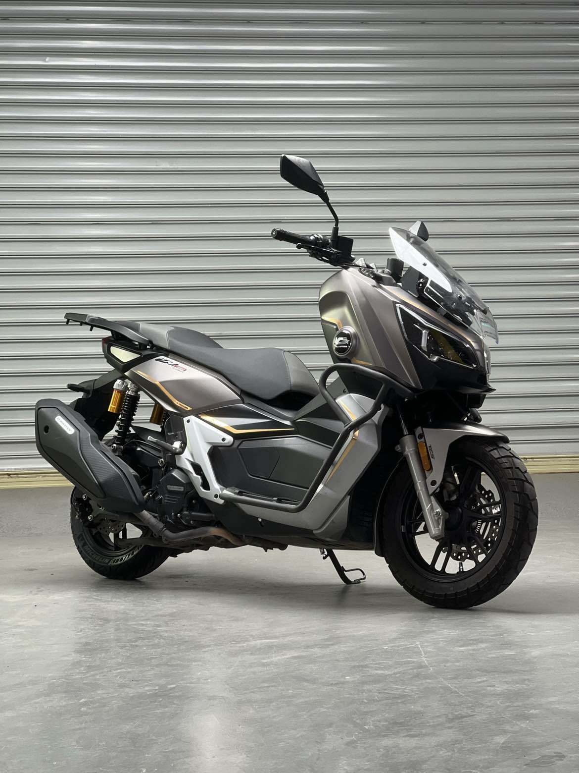 QJMOTOR 鸿250