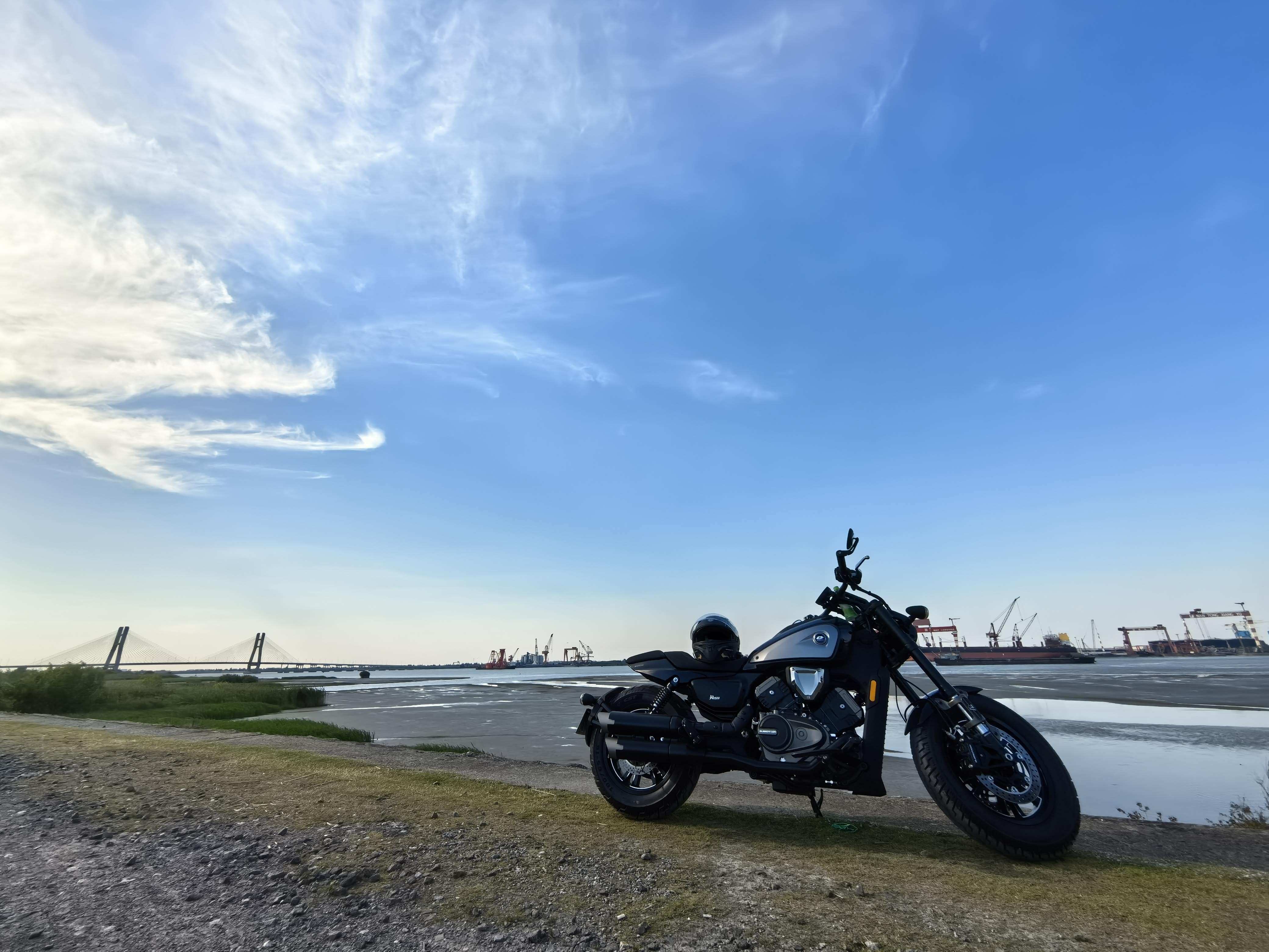 QJMOTOR 闪600