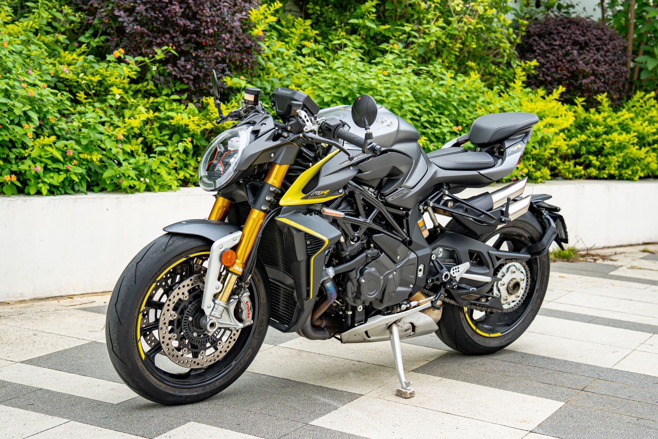 奥古斯塔 Brutale 1000