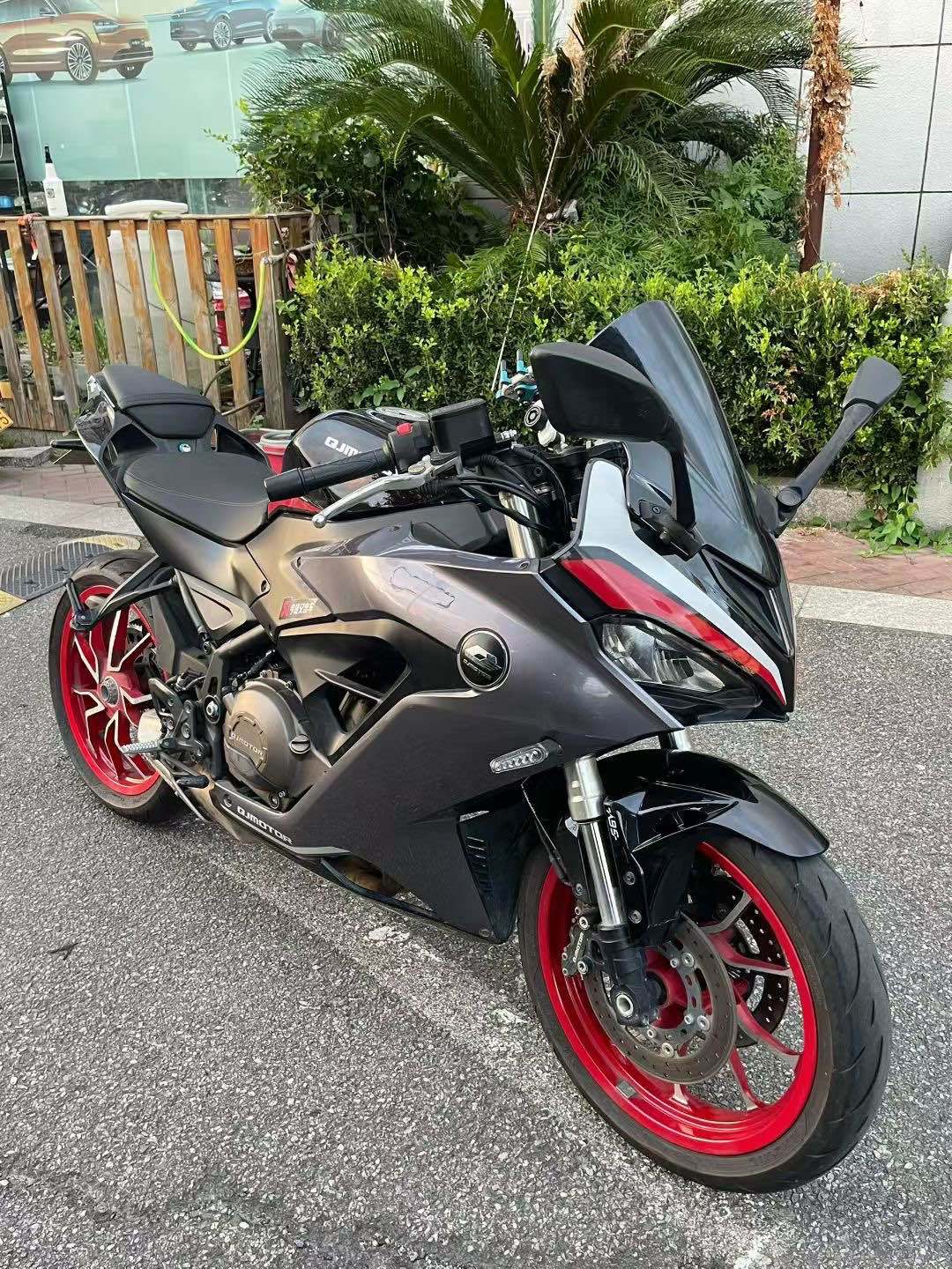 QJMOTOR 赛400