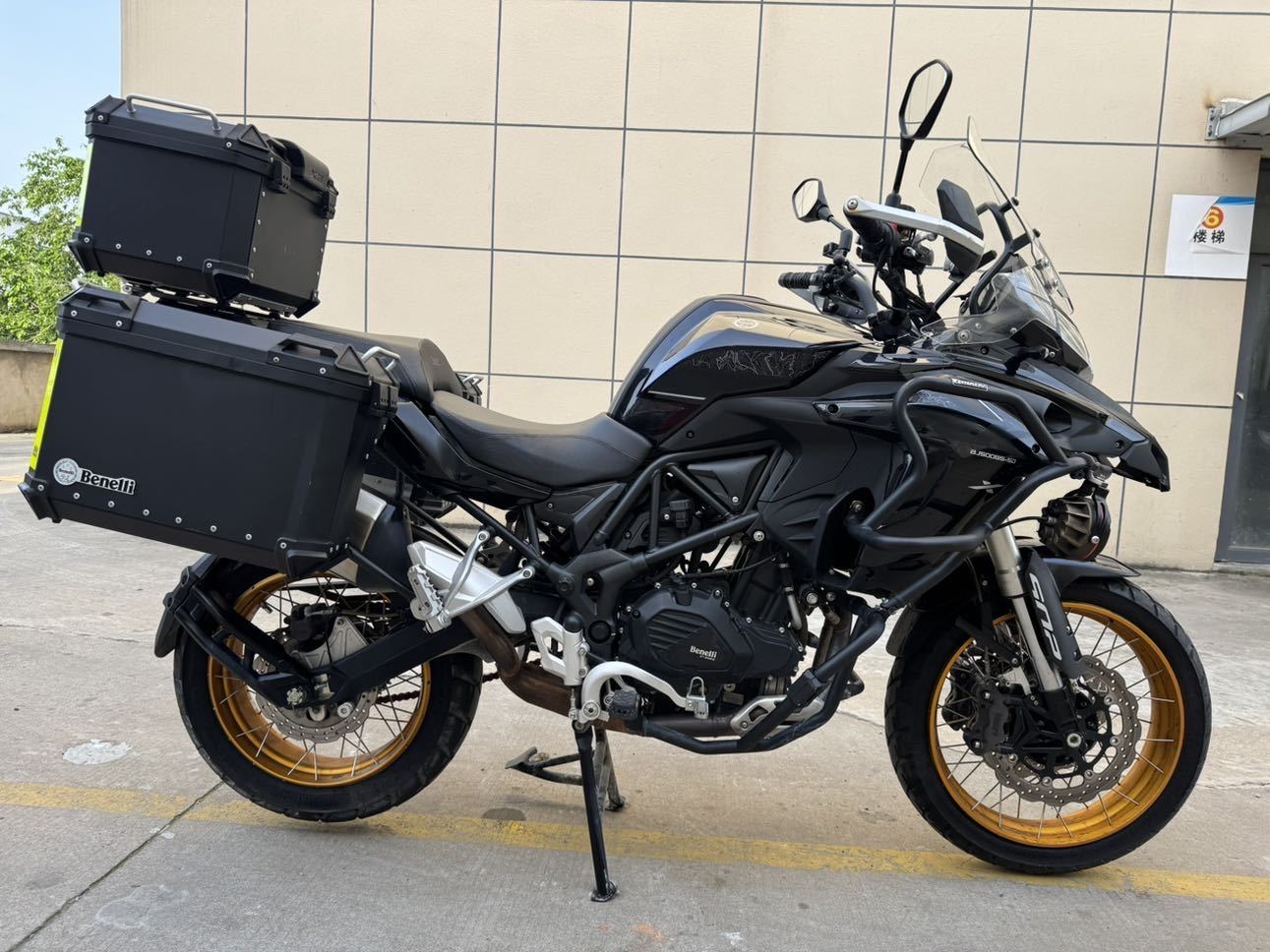 贝纳利 金鹏 TRK502
