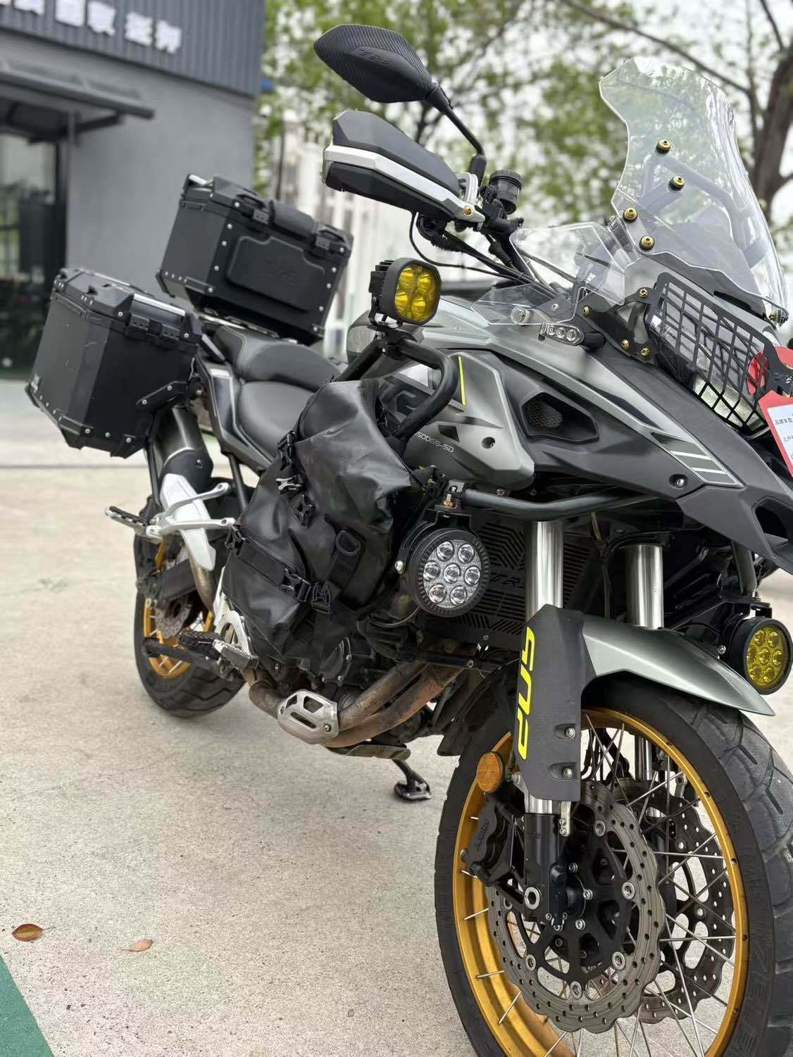 贝纳利 金鹏 TRK502