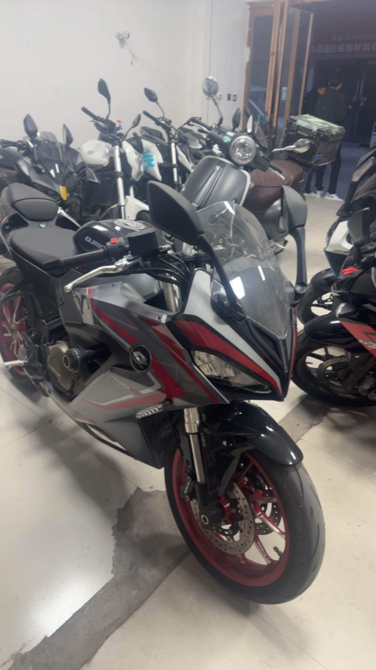 QJMOTOR 赛400
