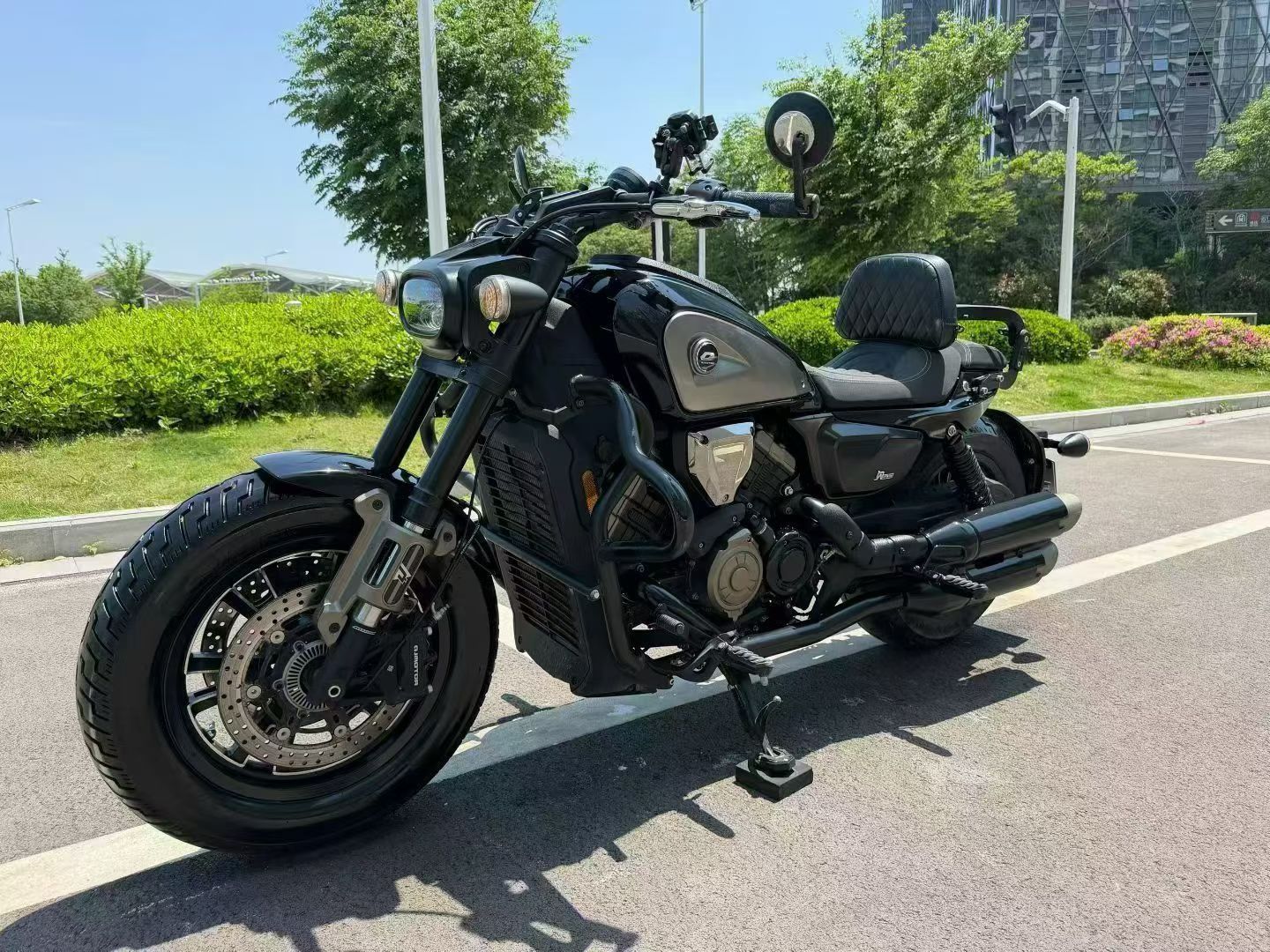 QJMOTOR 闪600