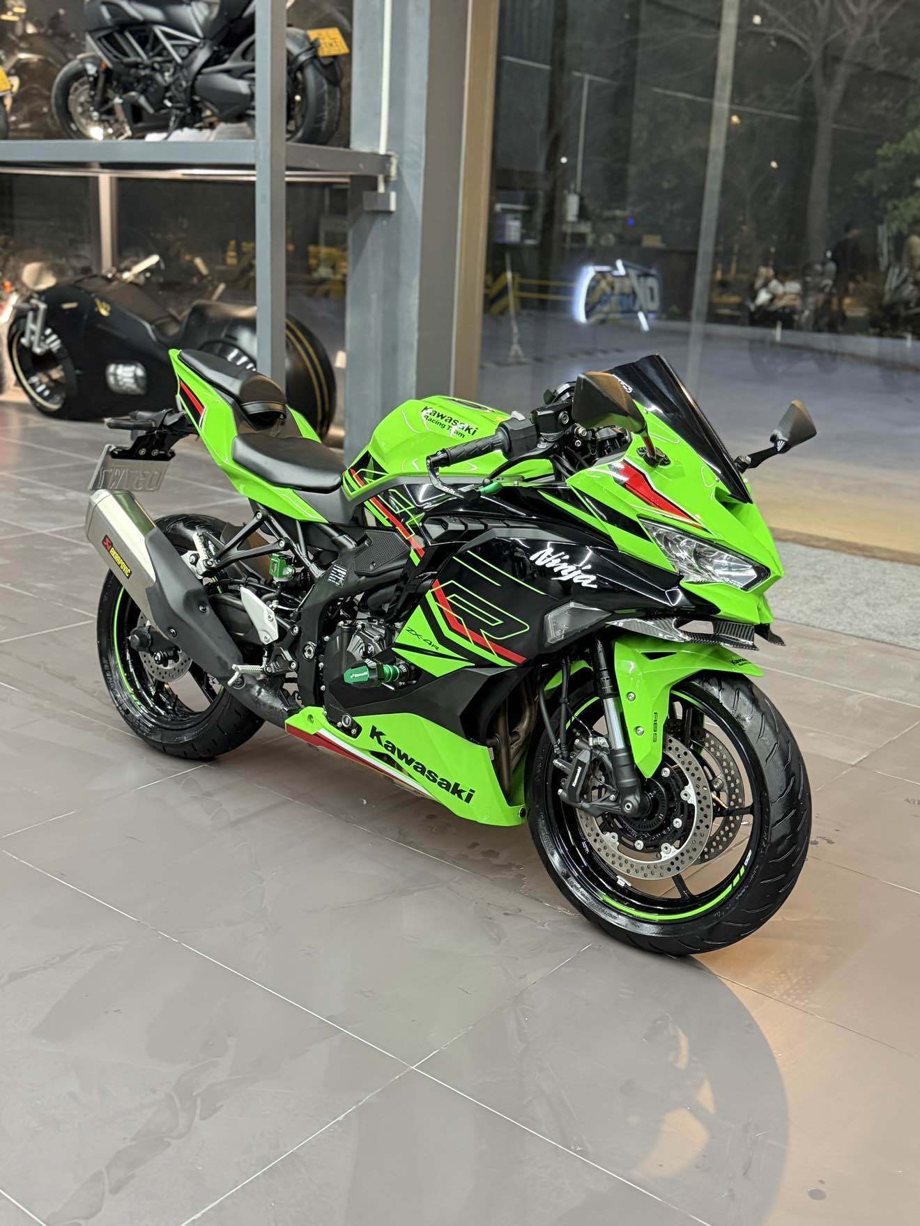川崎 ZX-4R