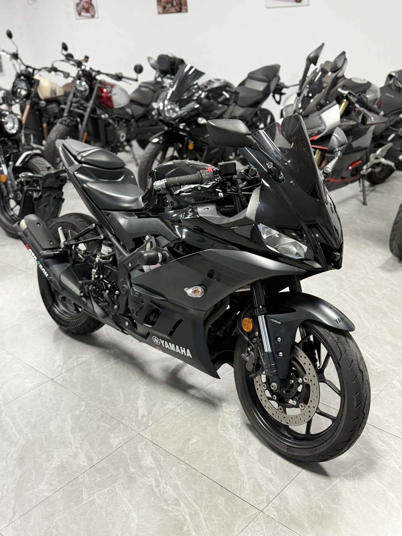 雅马哈 YZF-R3