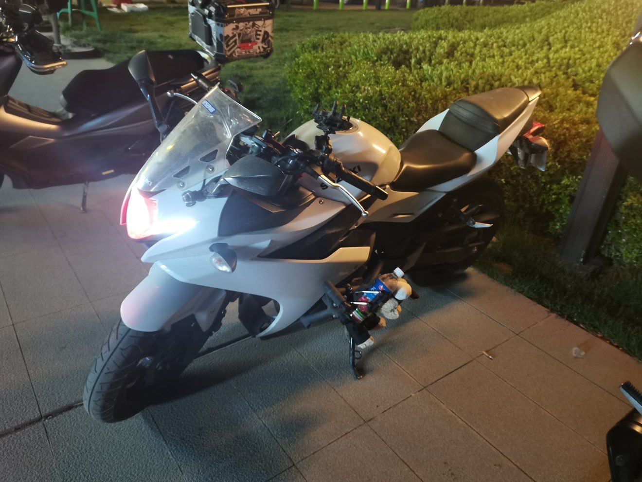 豪爵铃木 GSX250R