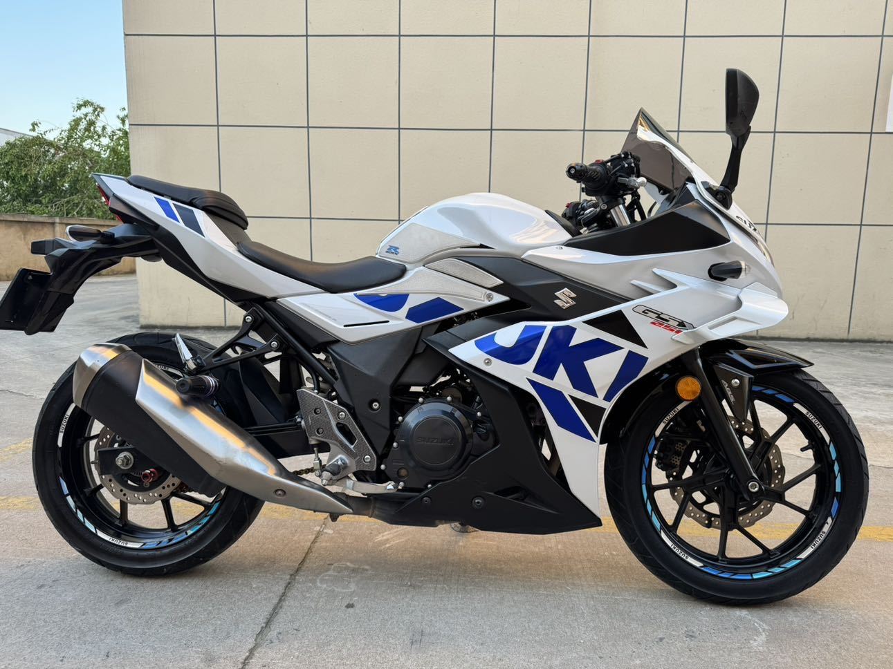 豪爵铃木 GSX250R