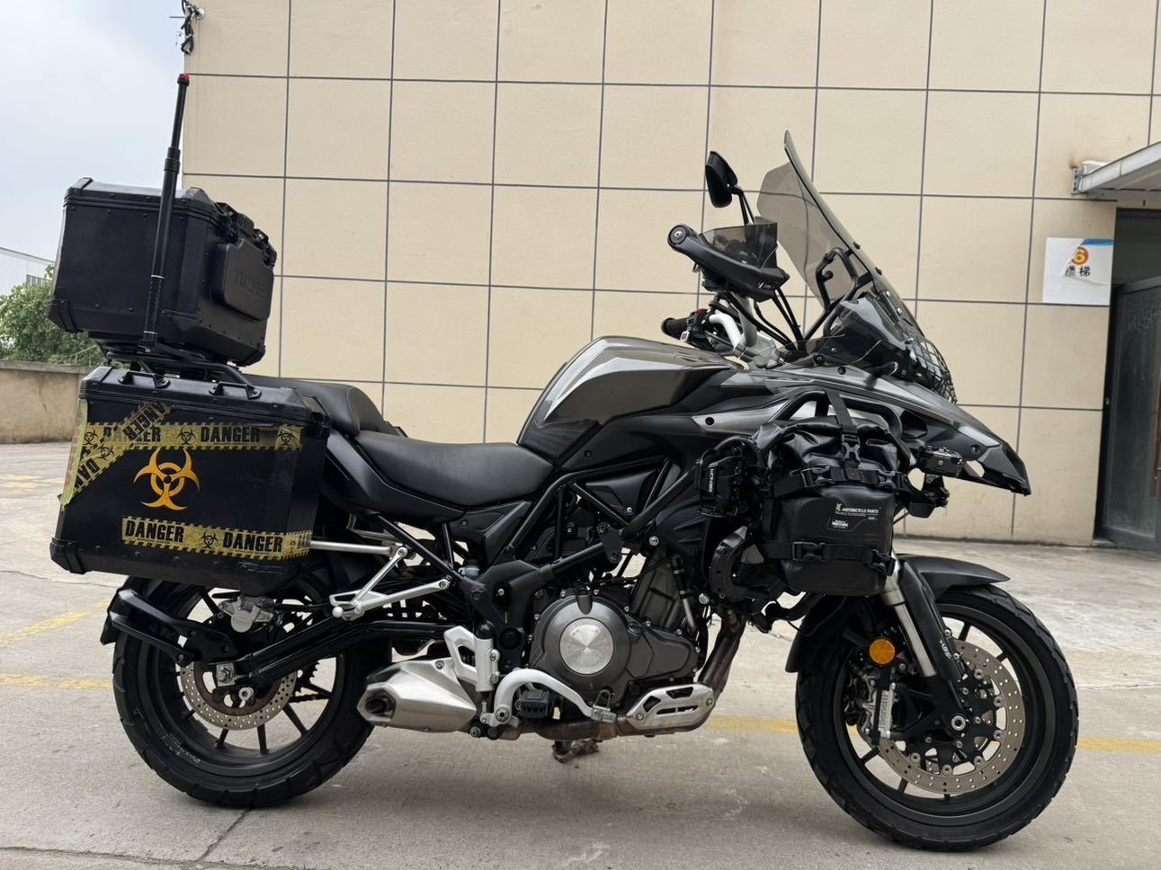贝纳利 金鹏 TRK502
