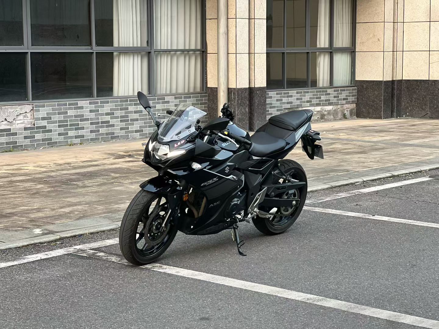 豪爵铃木 GSX250R