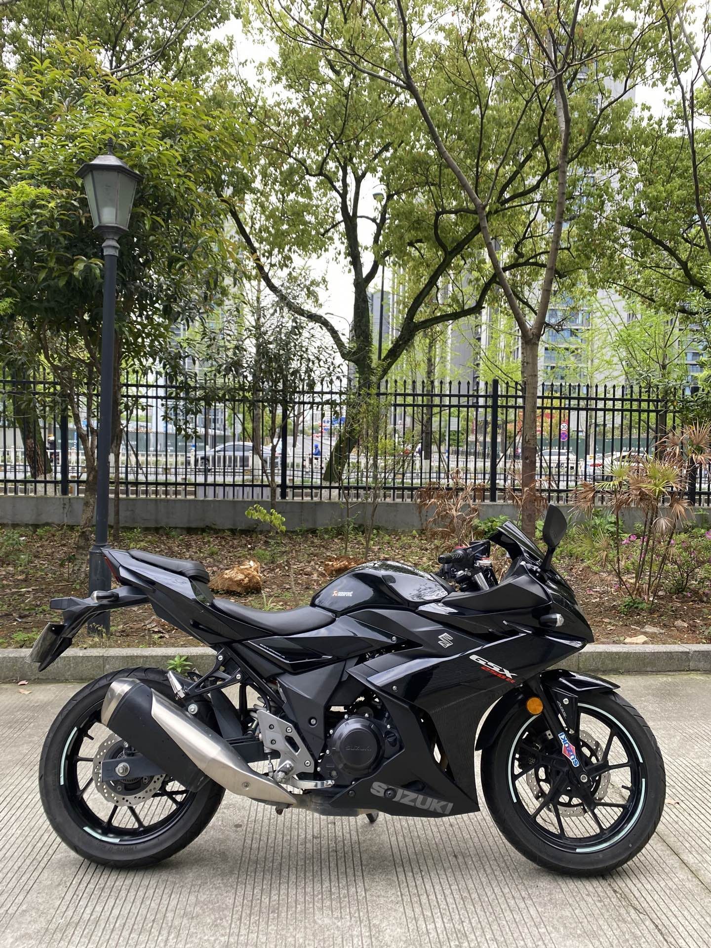 豪爵铃木 GSX250R