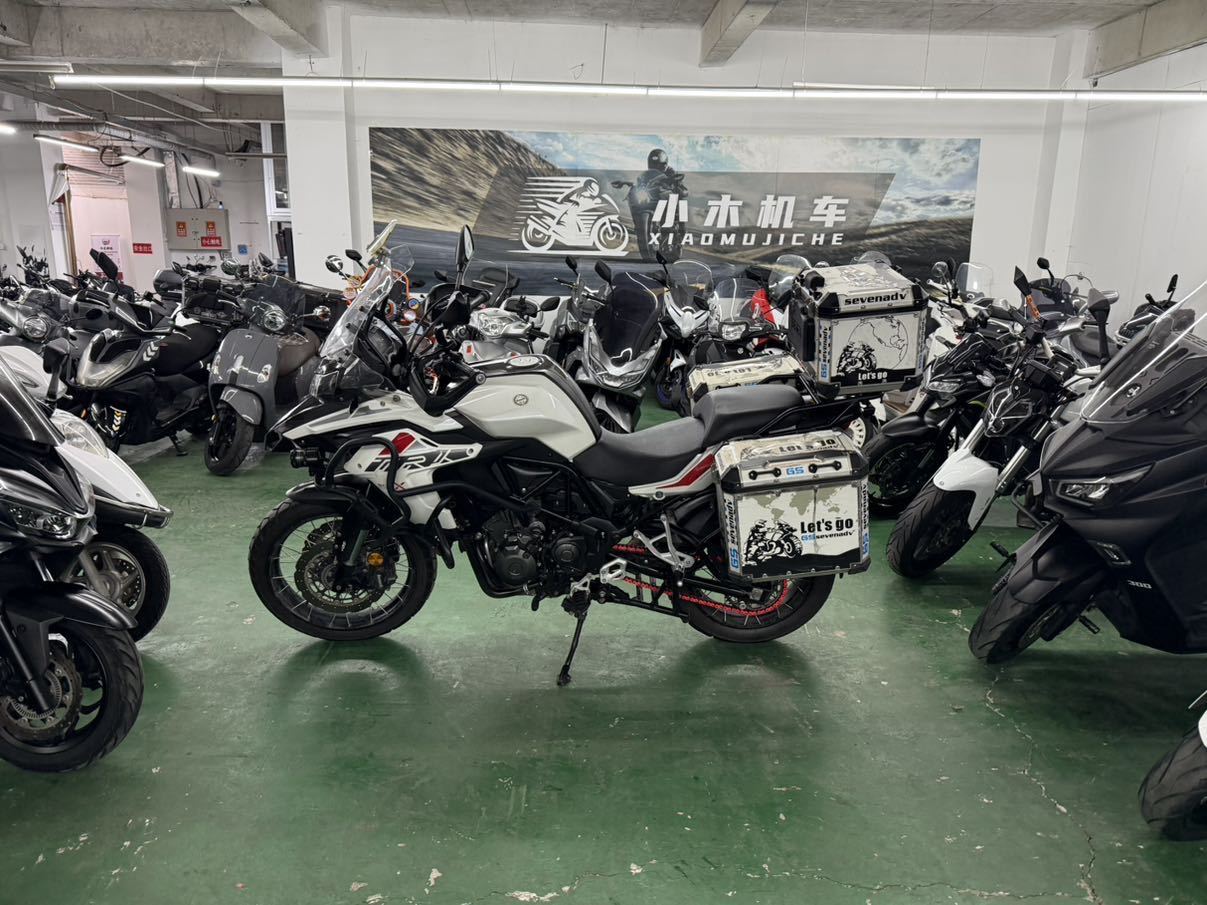 贝纳利 金鹏 TRK502