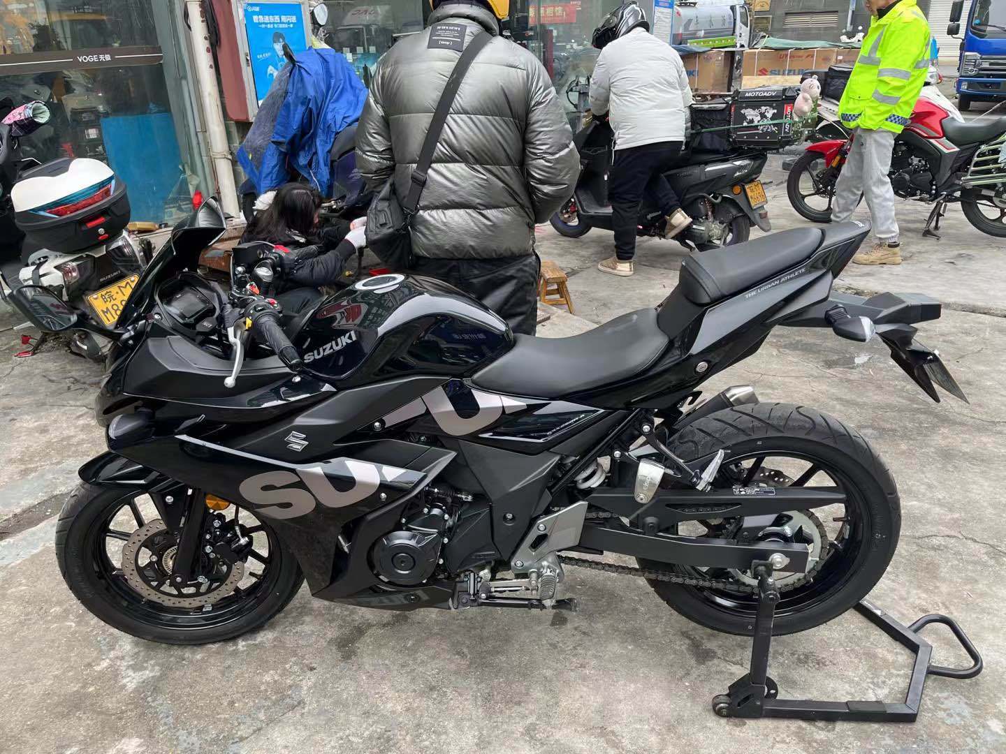 豪爵铃木 GSX250R