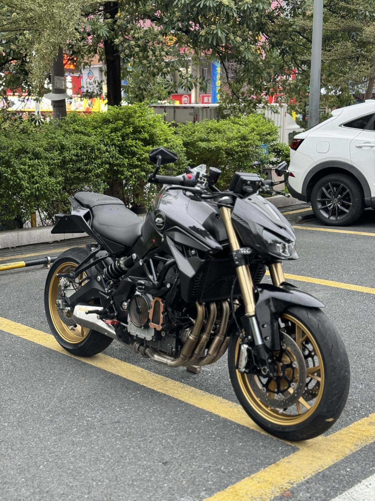 QJMOTOR 追600