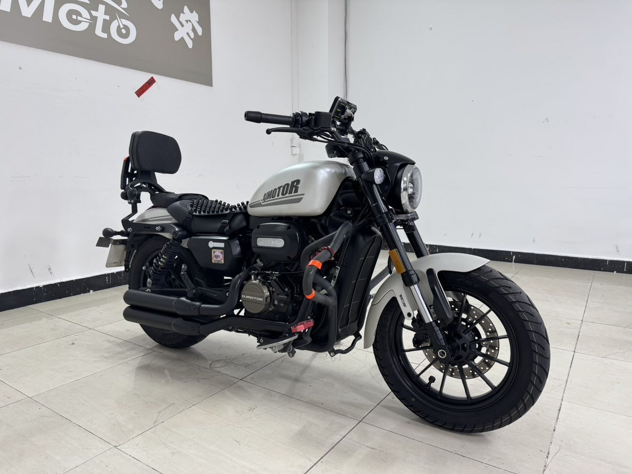 QJMOTOR 闪250