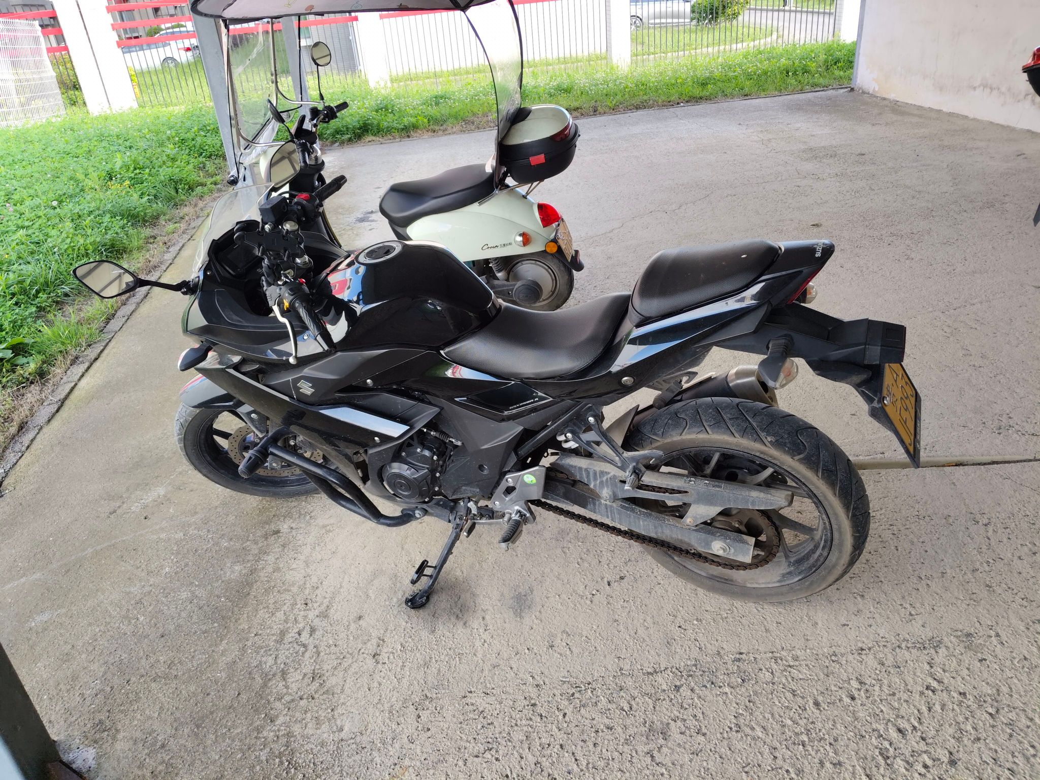 豪爵铃木 GSX250R