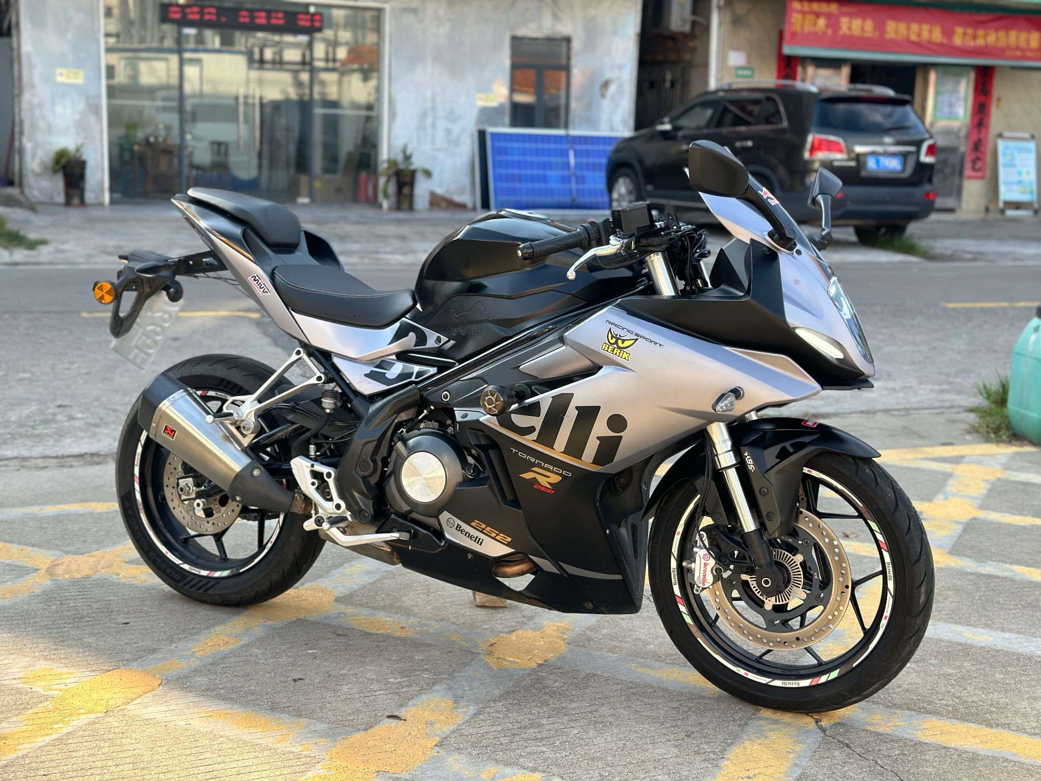 贝纳利 龙卷风 Tornado 252R