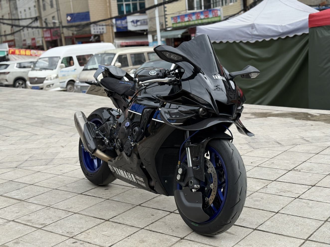 雅马哈 YZF-R1