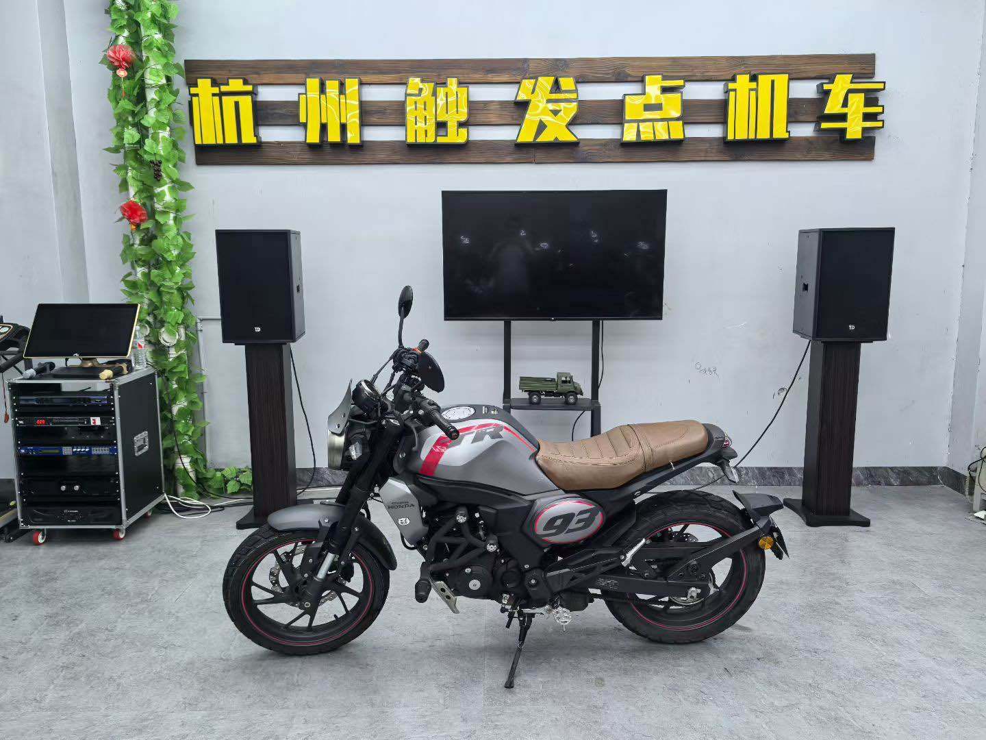 新大洲本田 CBF190TR