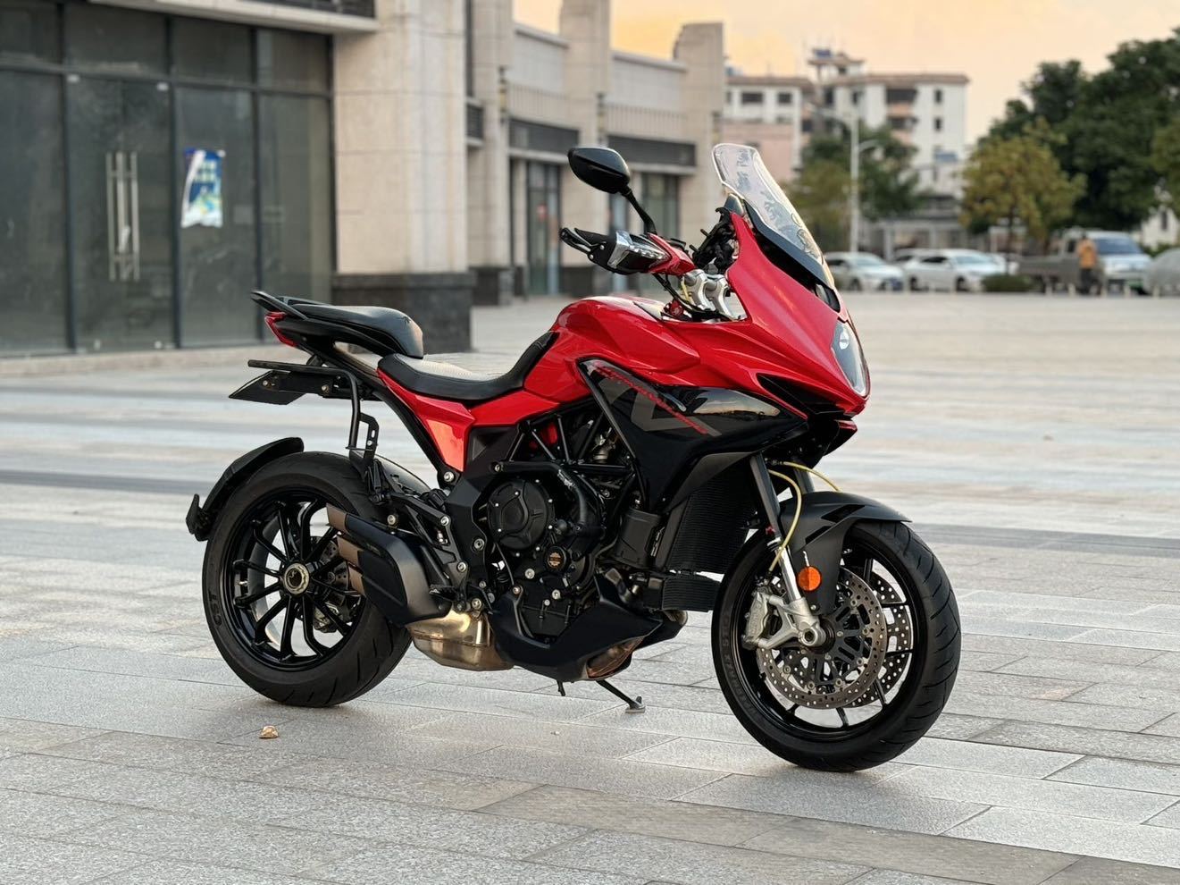 奥古斯塔 Turismo Veloce 800