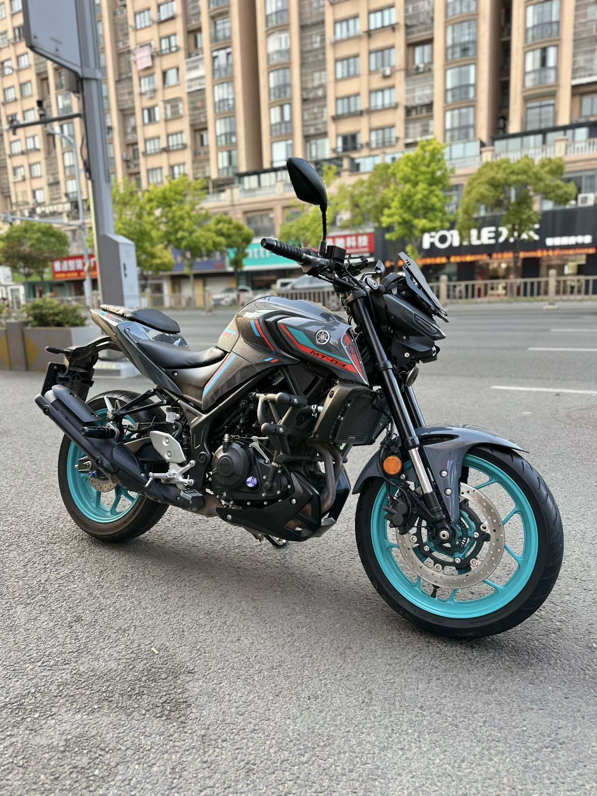 雅马哈 MT-03