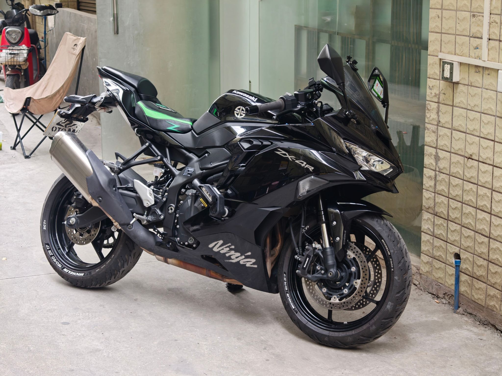川崎 ZX-4R