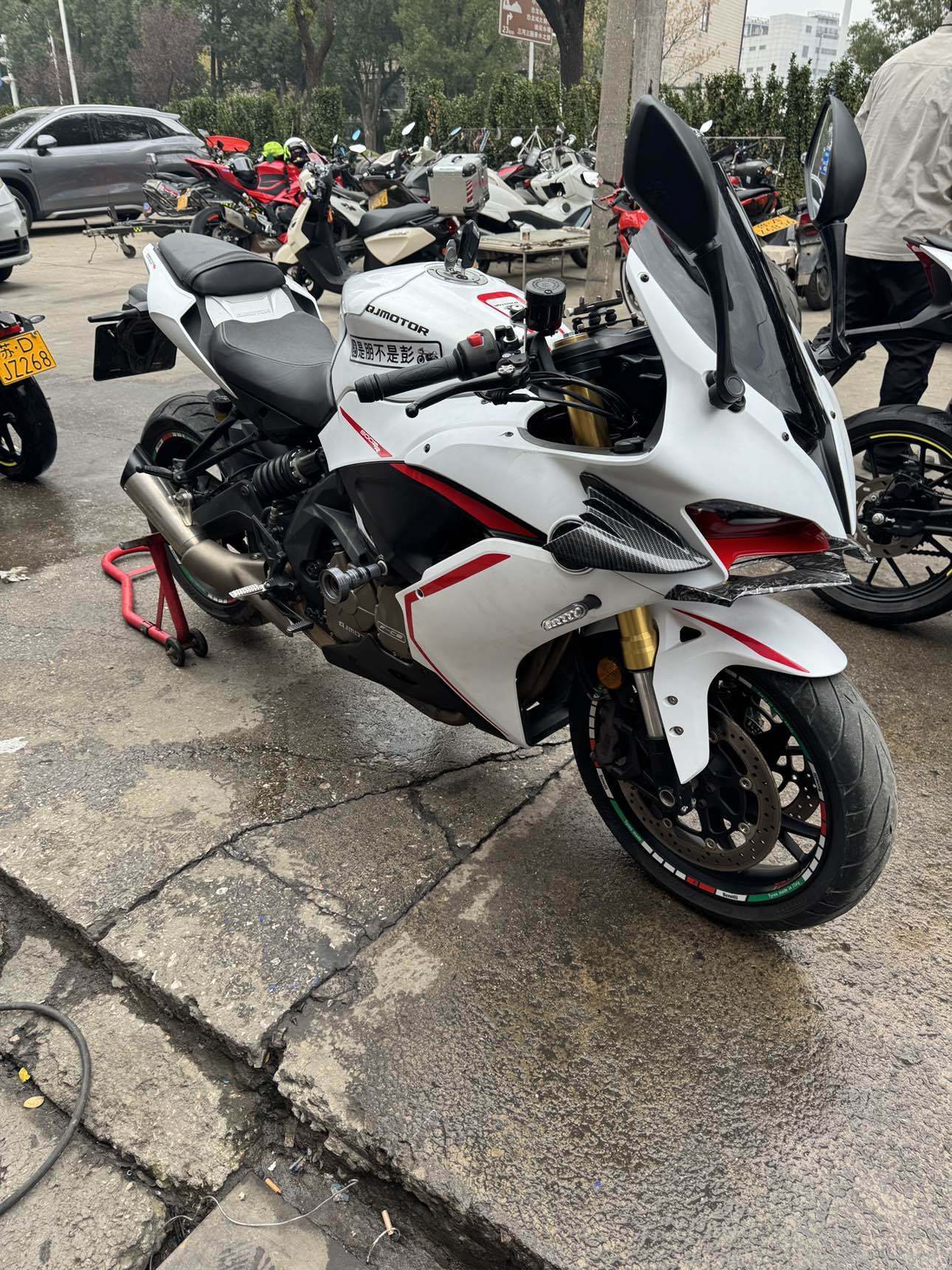QJMOTOR 赛600
