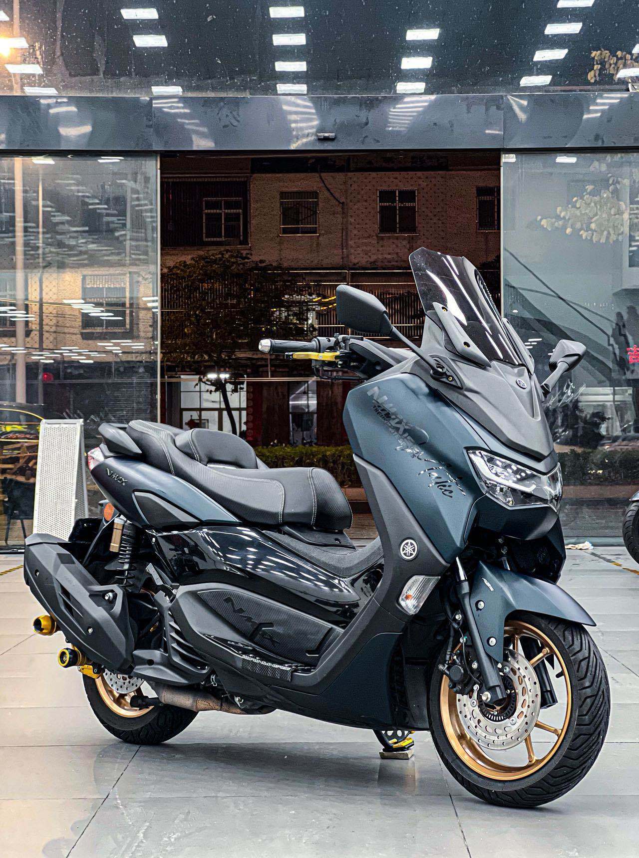 雅马哈 NMAX
