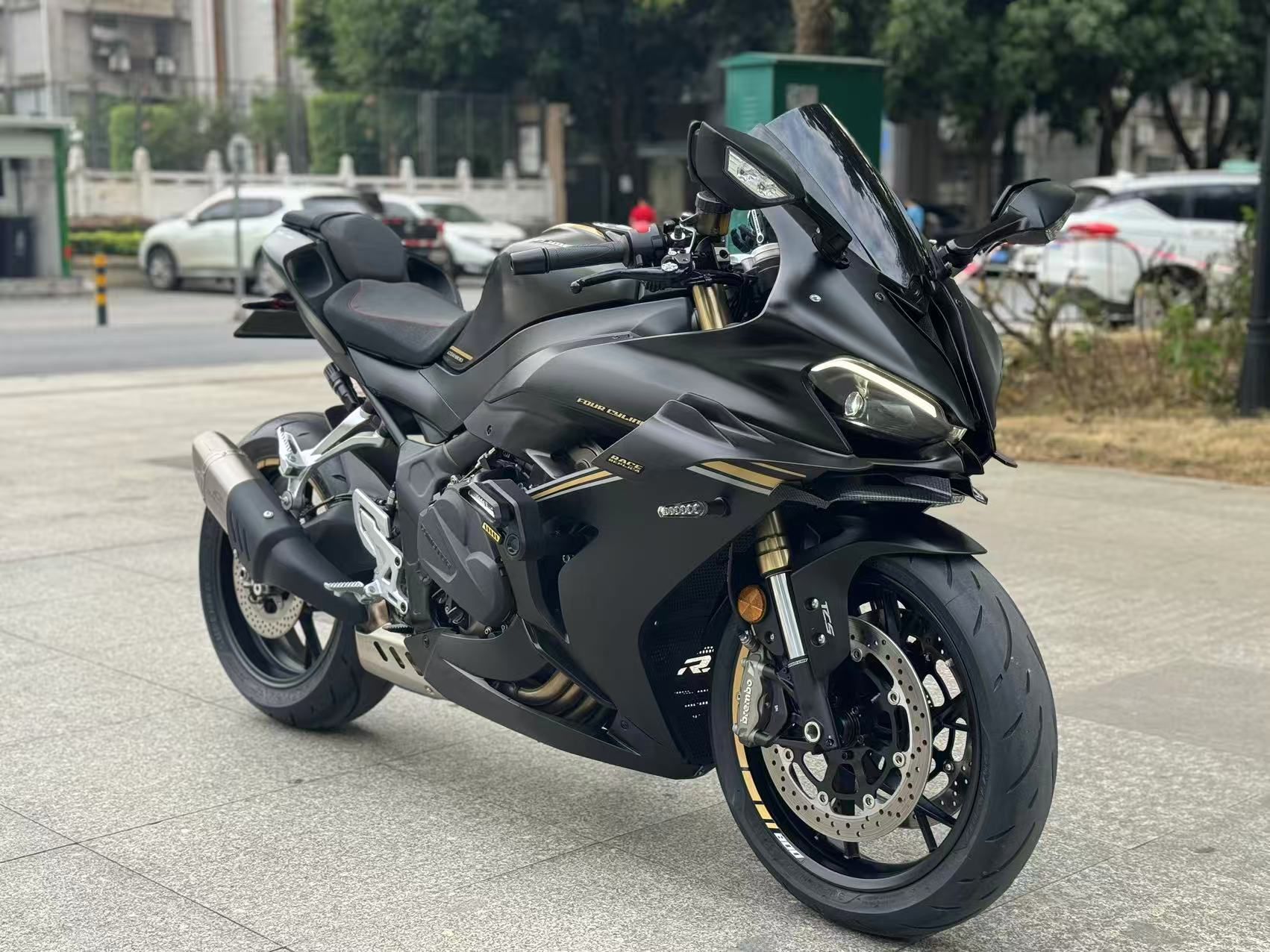 QJMOTOR 赛800