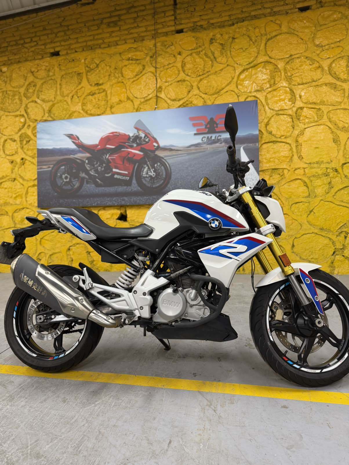 宝马 G 310 R