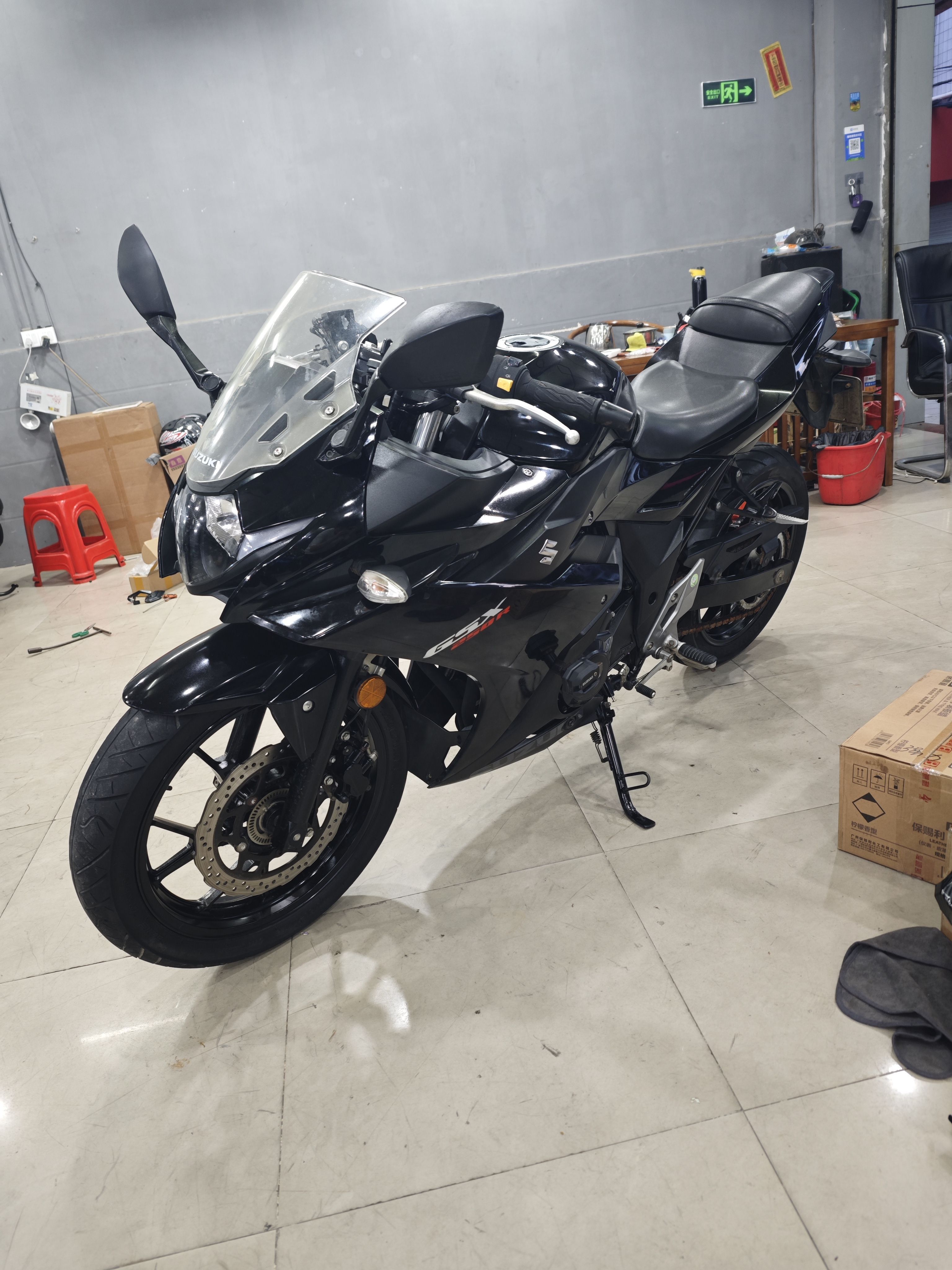 豪爵铃木 GSX250R