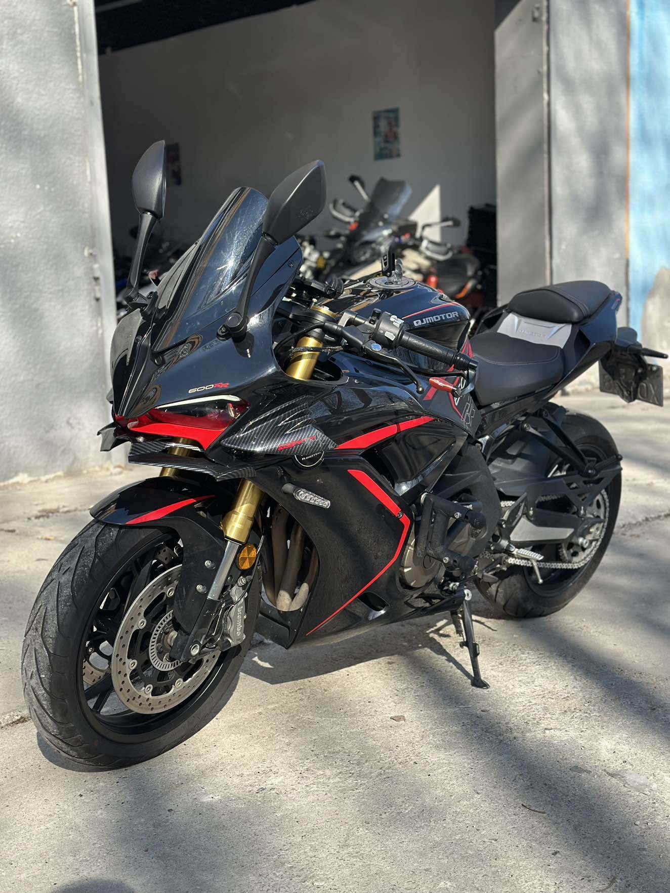 QJMOTOR 赛600