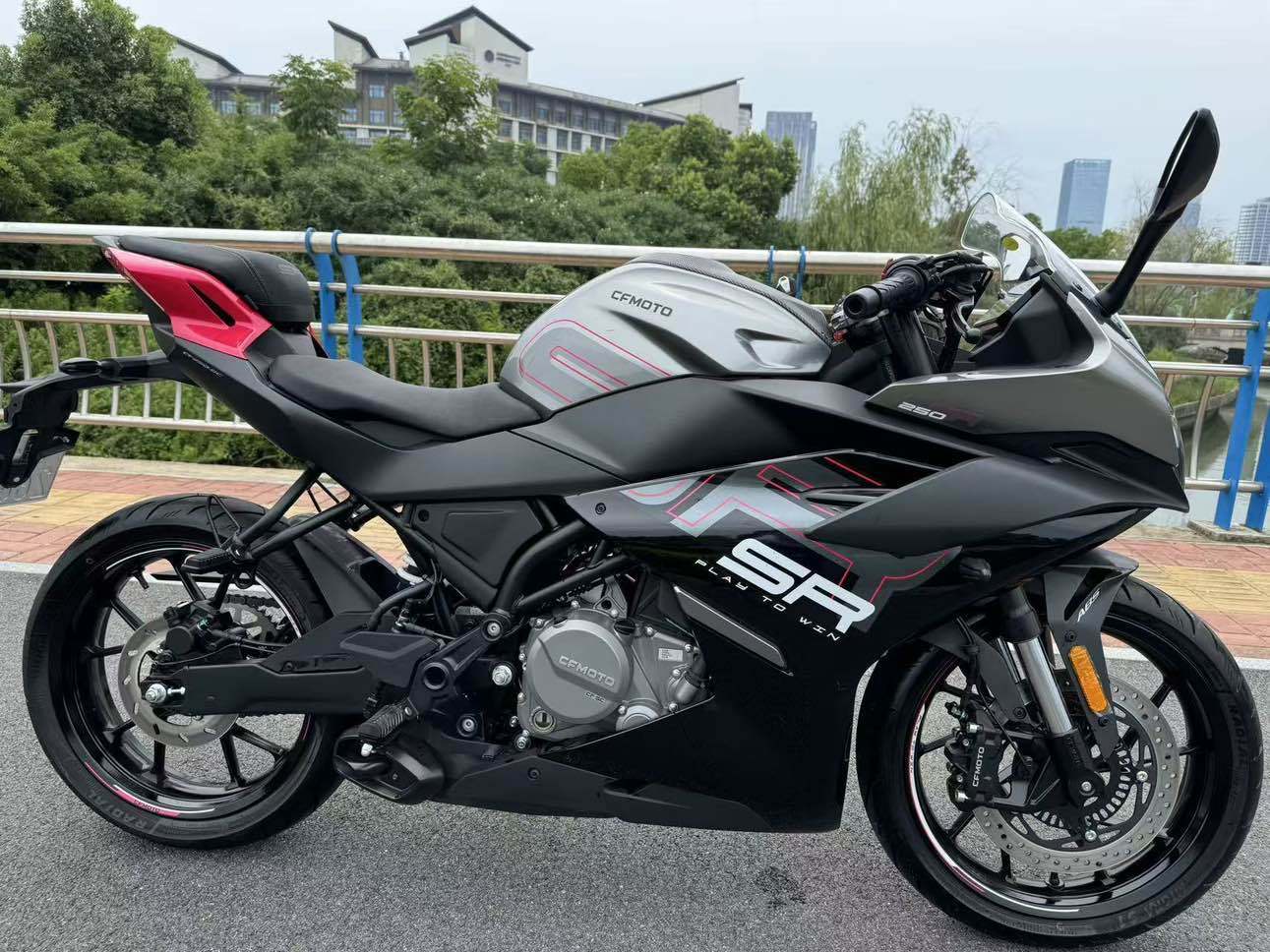 春风 250SR