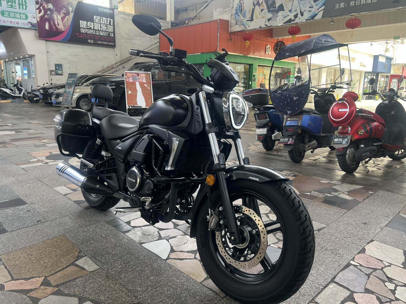 豪爵 TR300