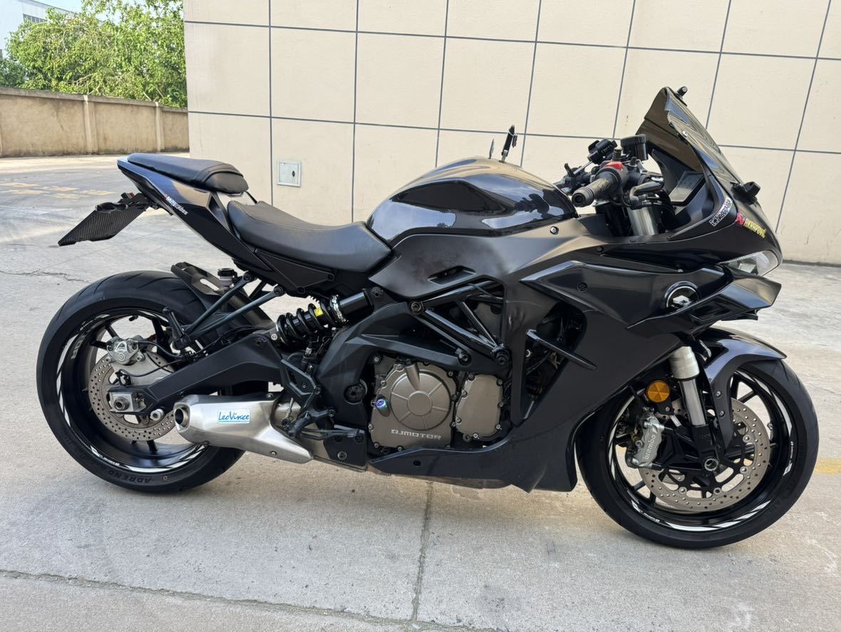 QJMOTOR 赛600