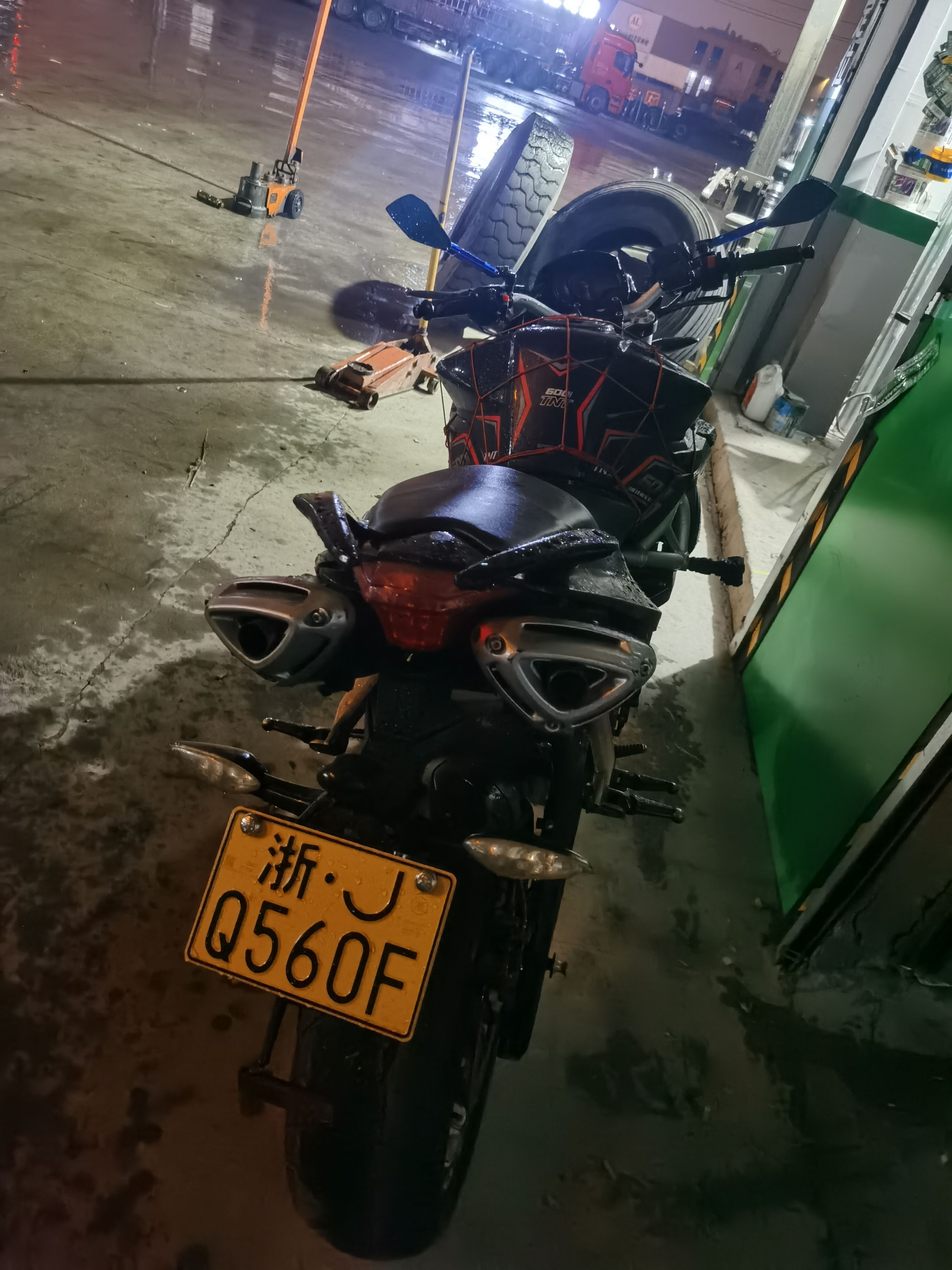 贝纳利 TNT600i