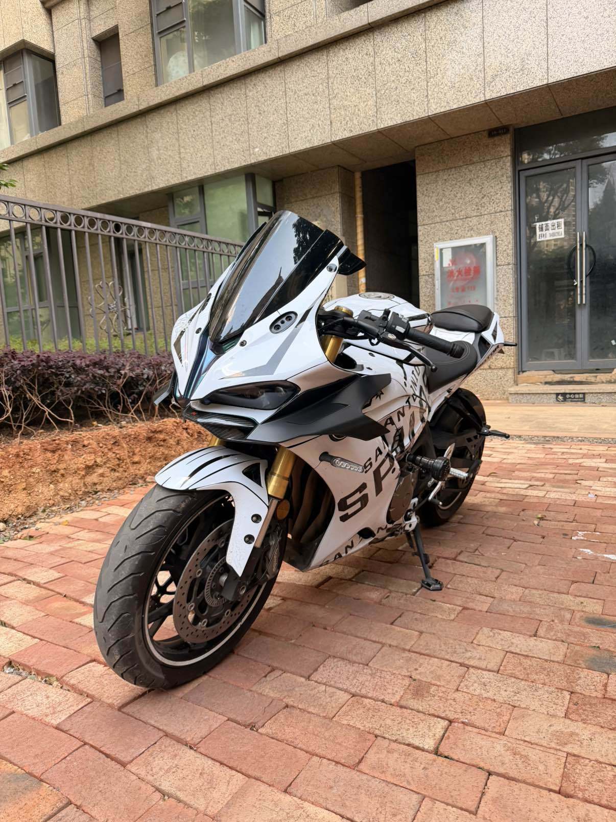 QJMOTOR 赛600