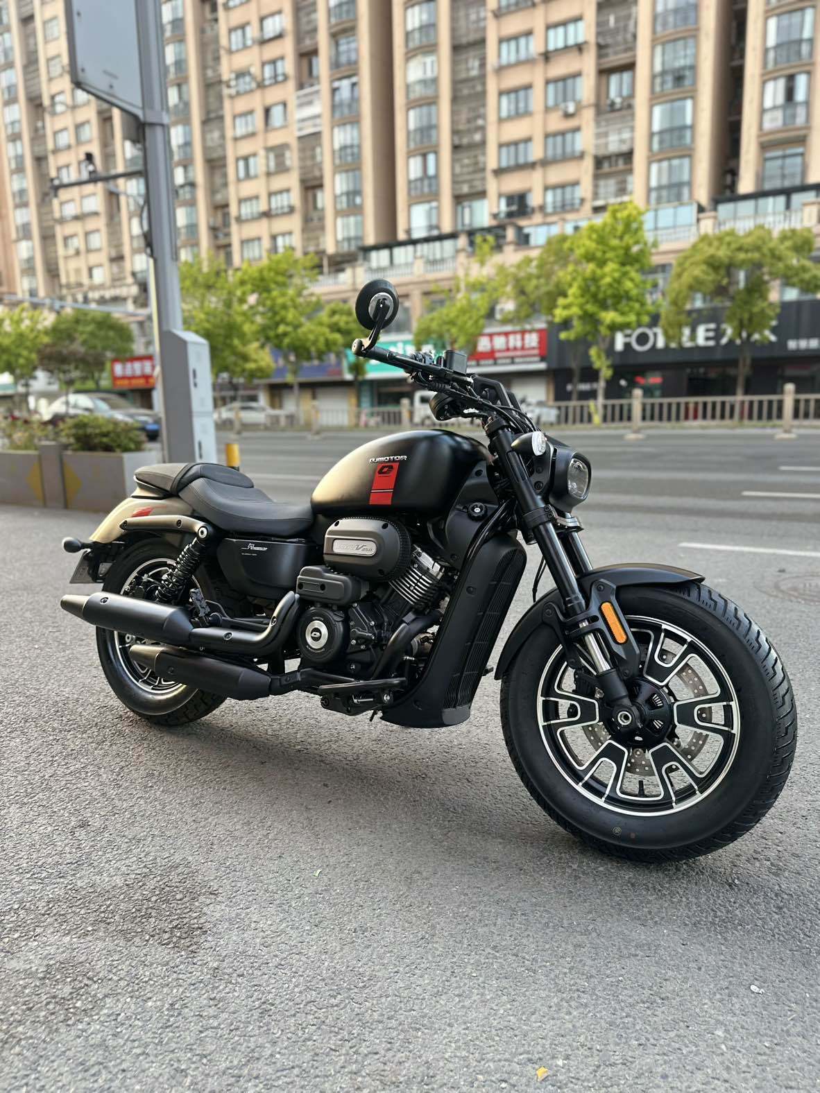QJMOTOR 闪250
