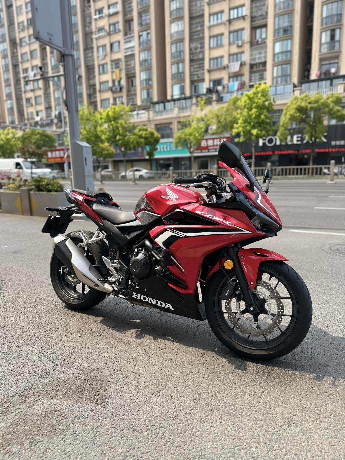 本田WING CBR400R