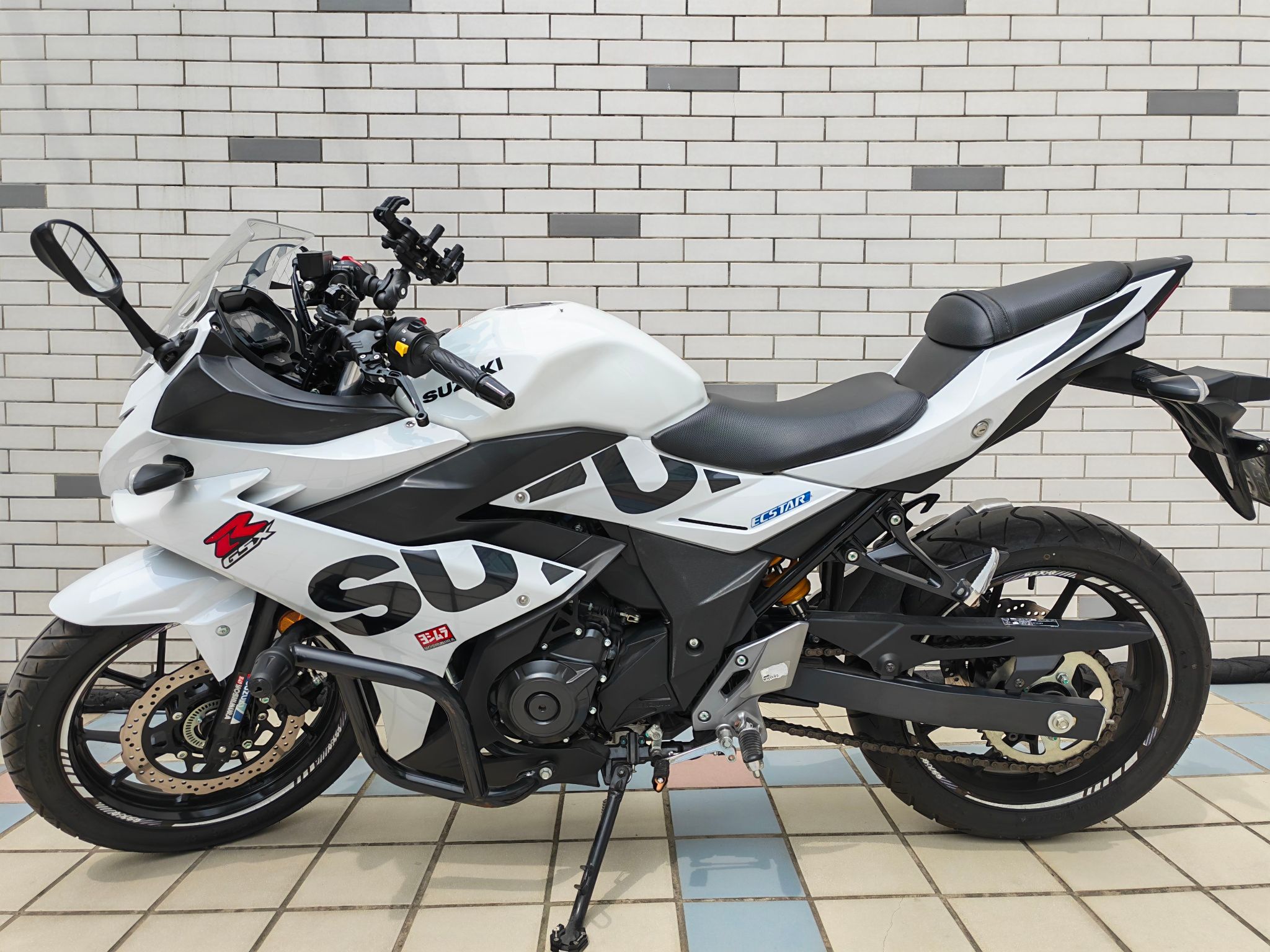 豪爵铃木 GSX250R