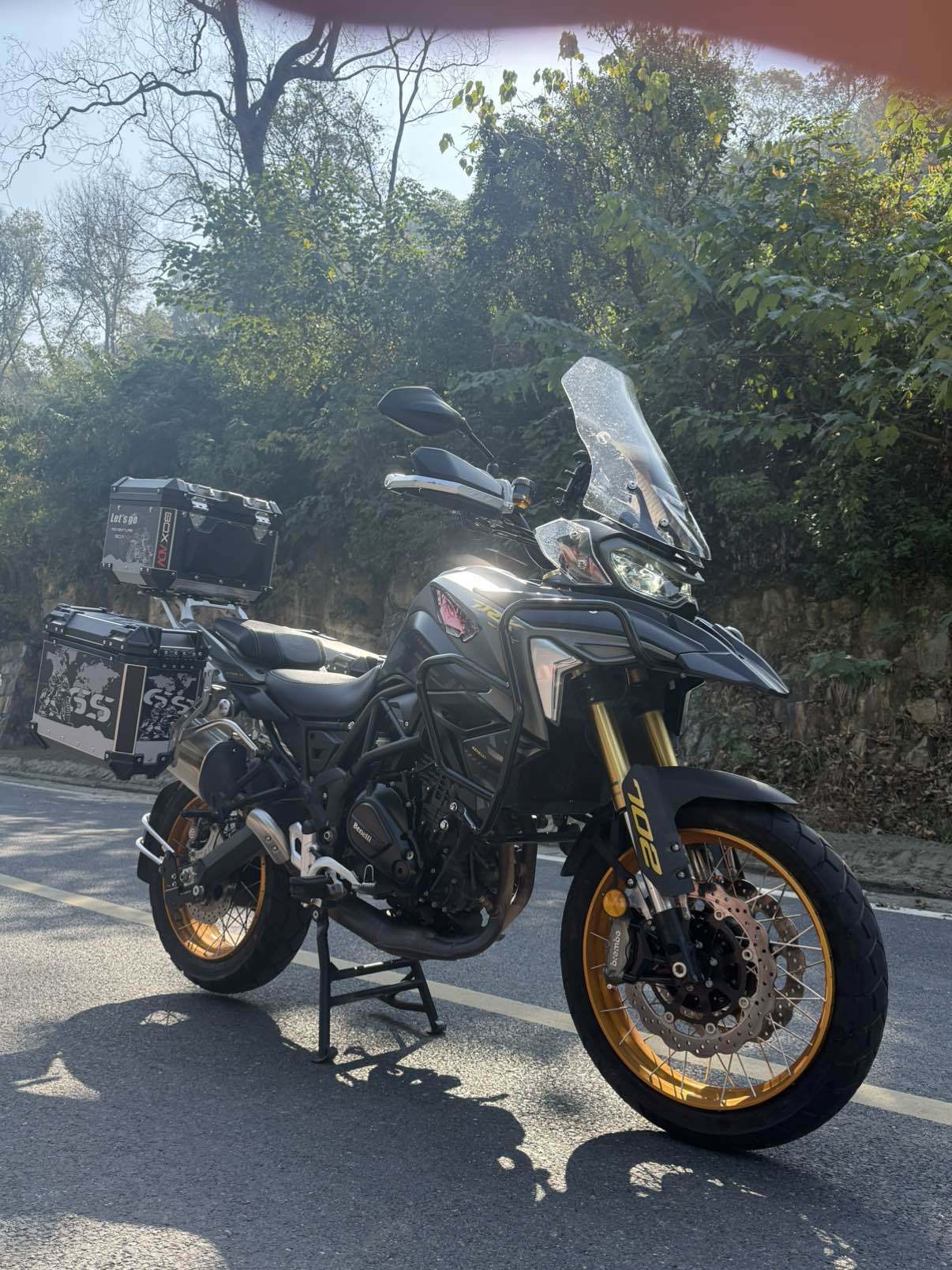 贝纳利 TRK702
