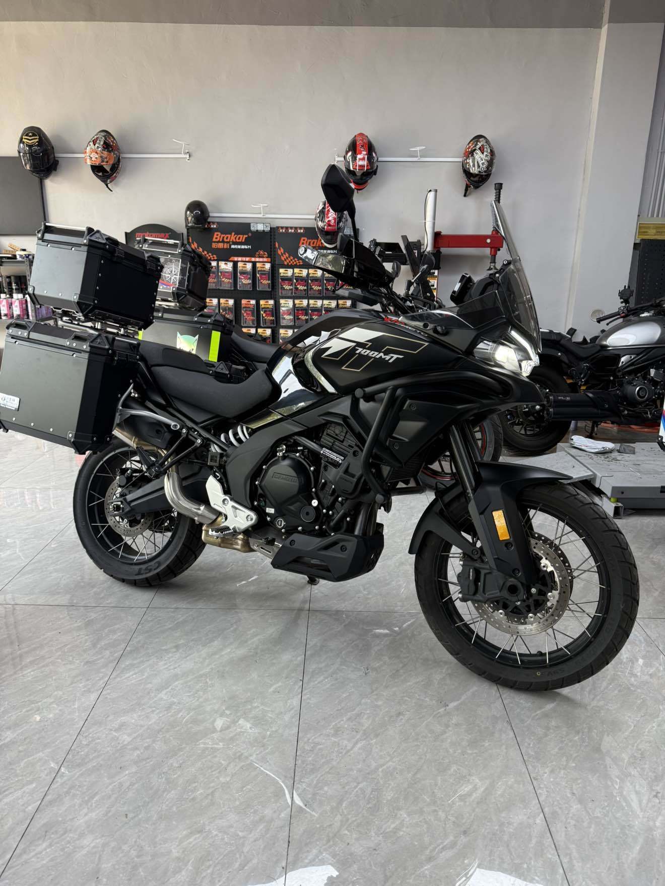 春风 700MT
