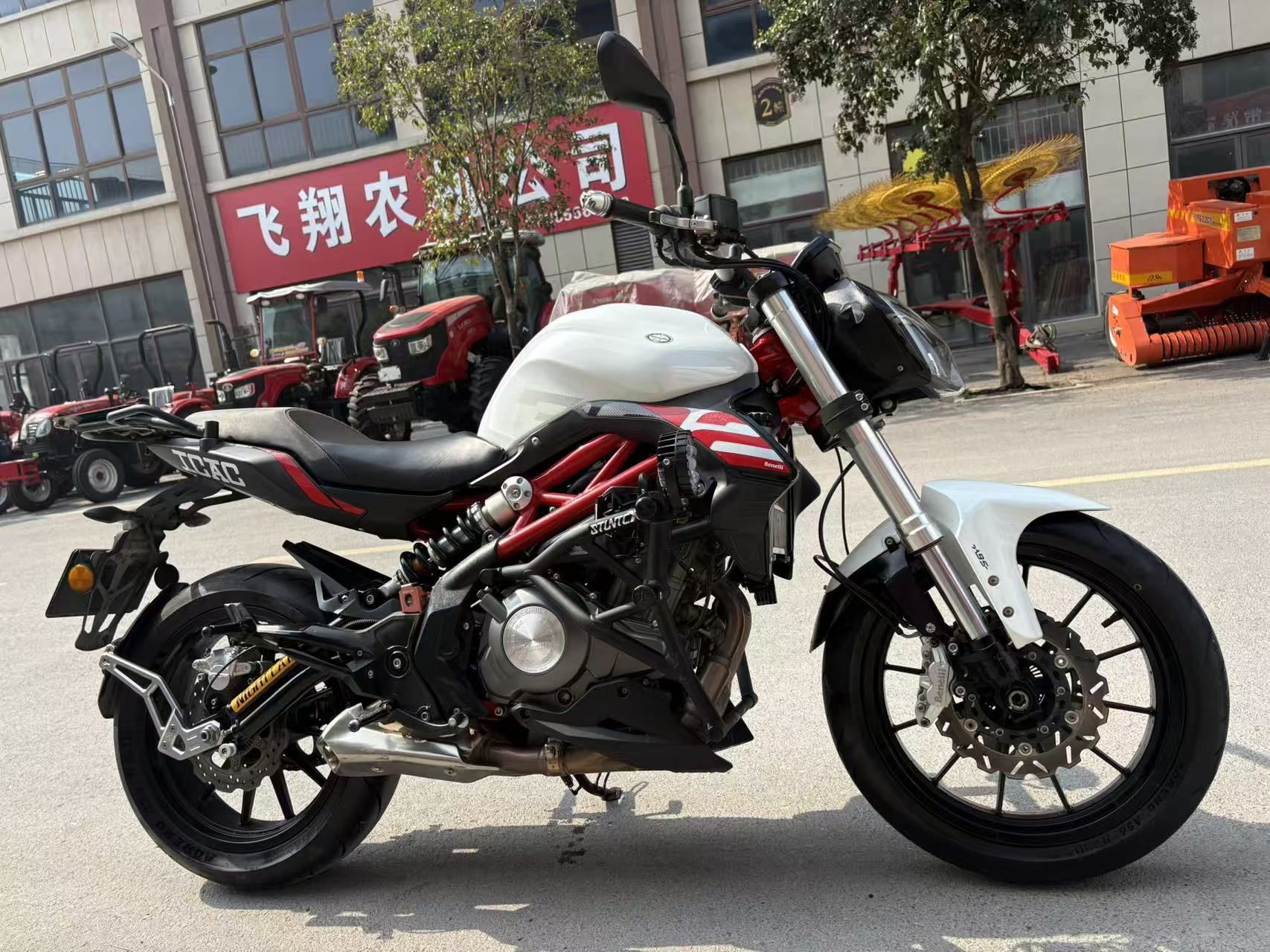 贝纳利 蓝宝龙 BN302S