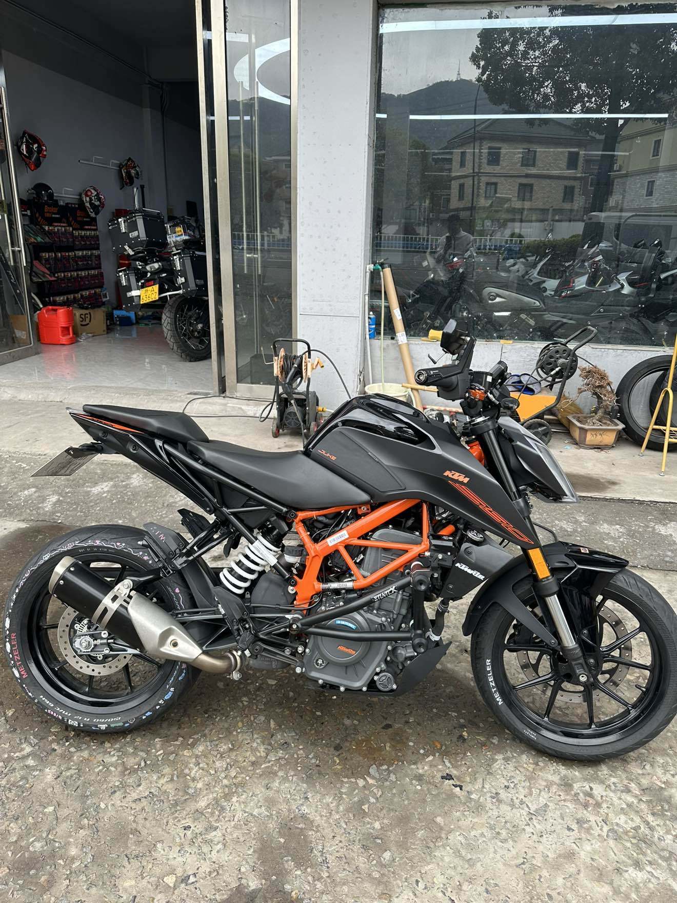 KTMR2R 390 Duke