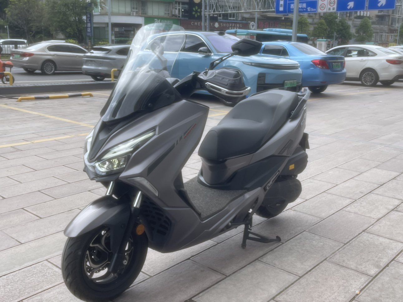 QJMOTOR 鸿250